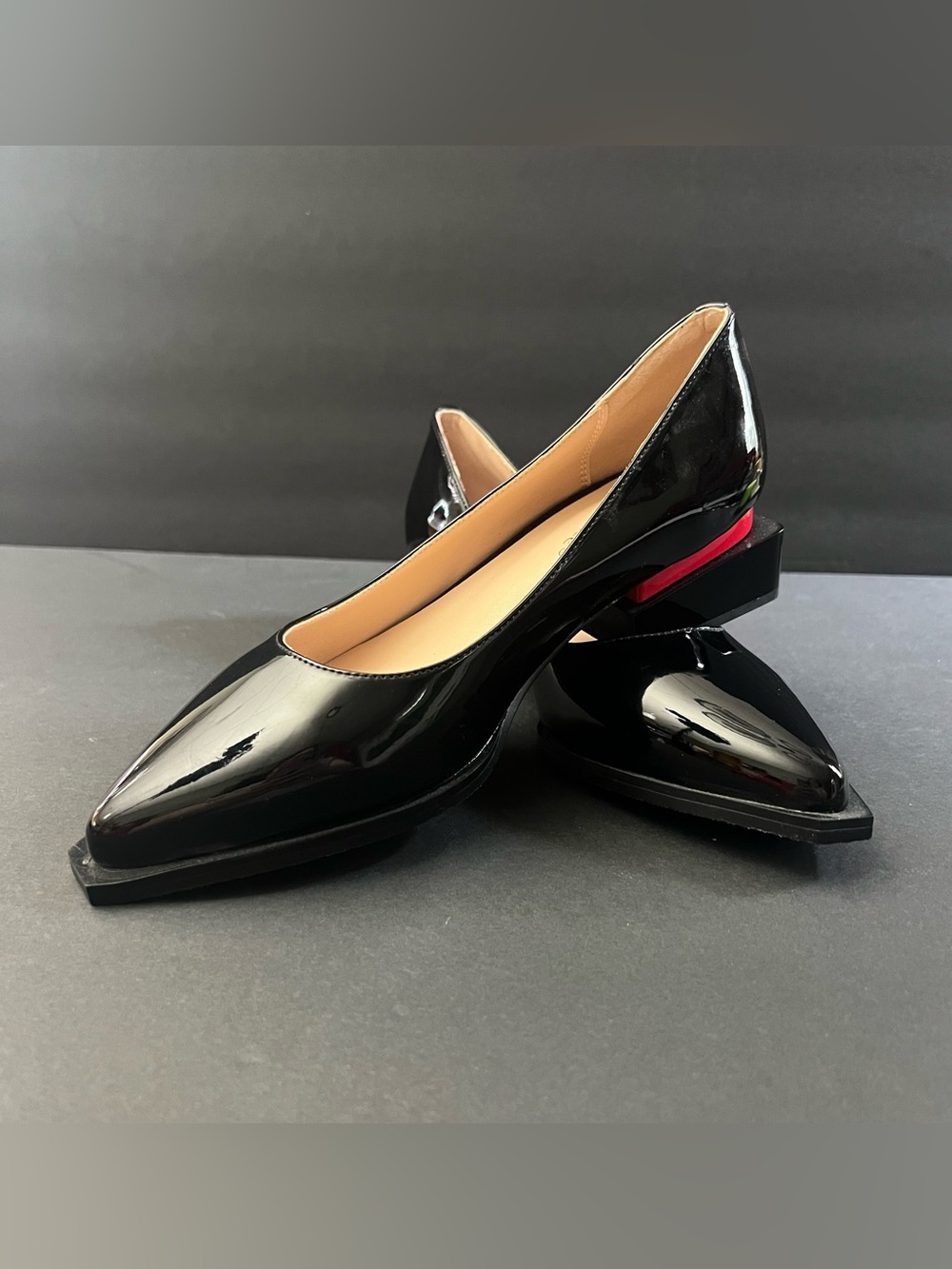 Feetquake Black Patent w/Red Accent Pointed Toe Pumps w/ Architectural Heel